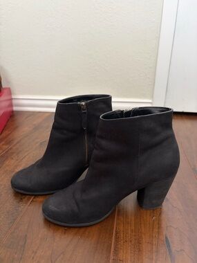 Nordstrom BP Trolley Black Suede Ankle Booties with Side Zip